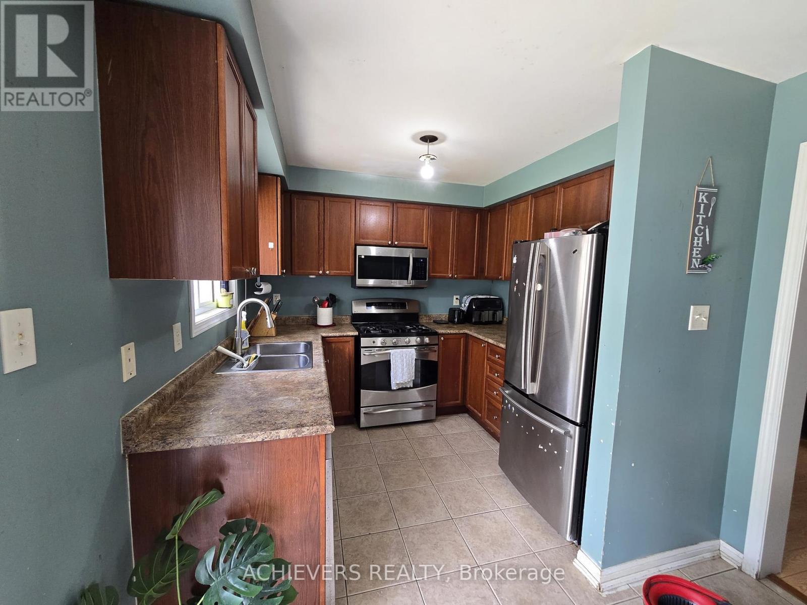 240 Scottsdale Drive, Clarington, ON
