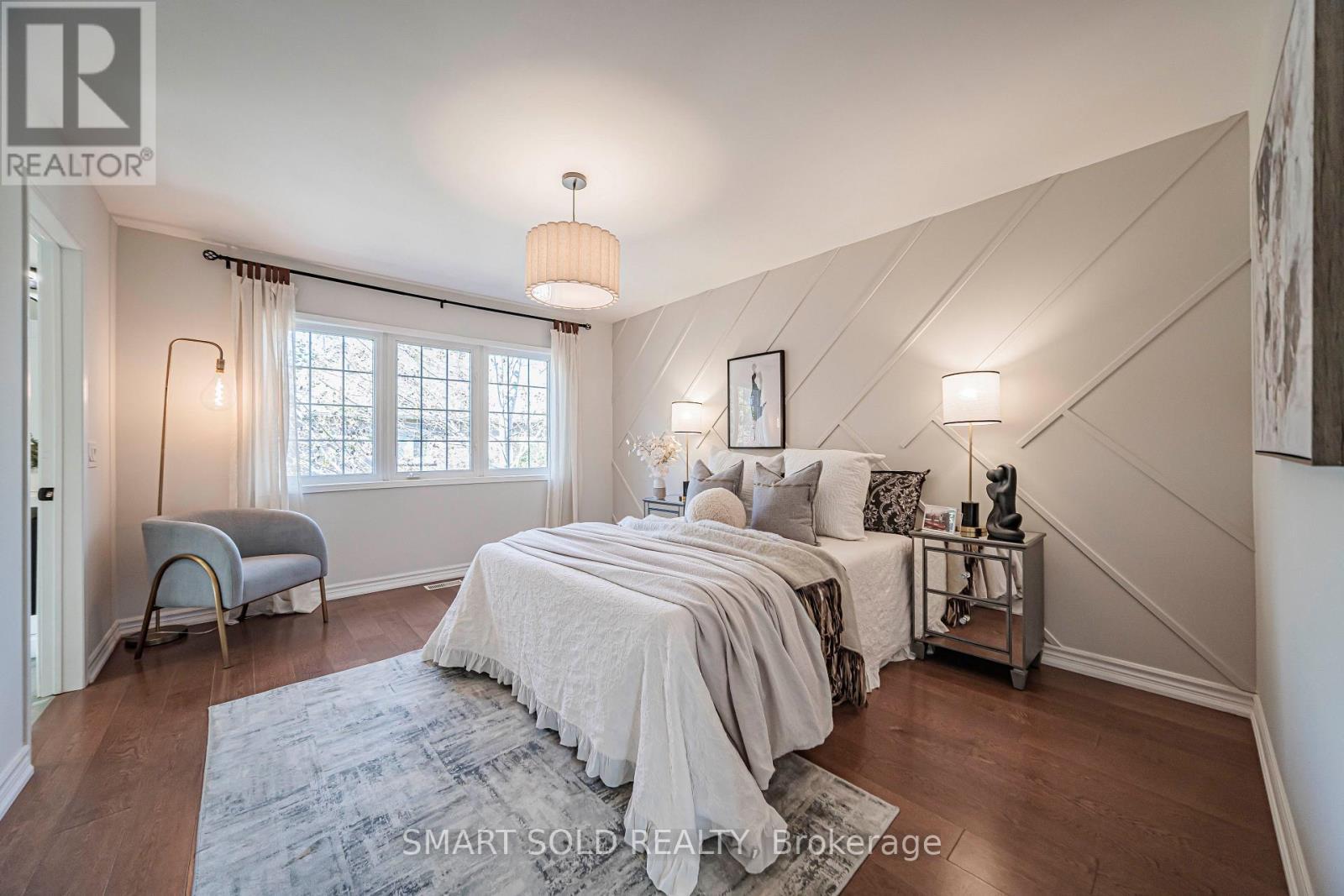 82 Ballymore Drive, Aurora, ON