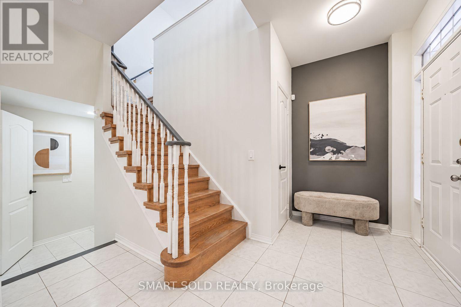 82 Ballymore Drive, Aurora, ON