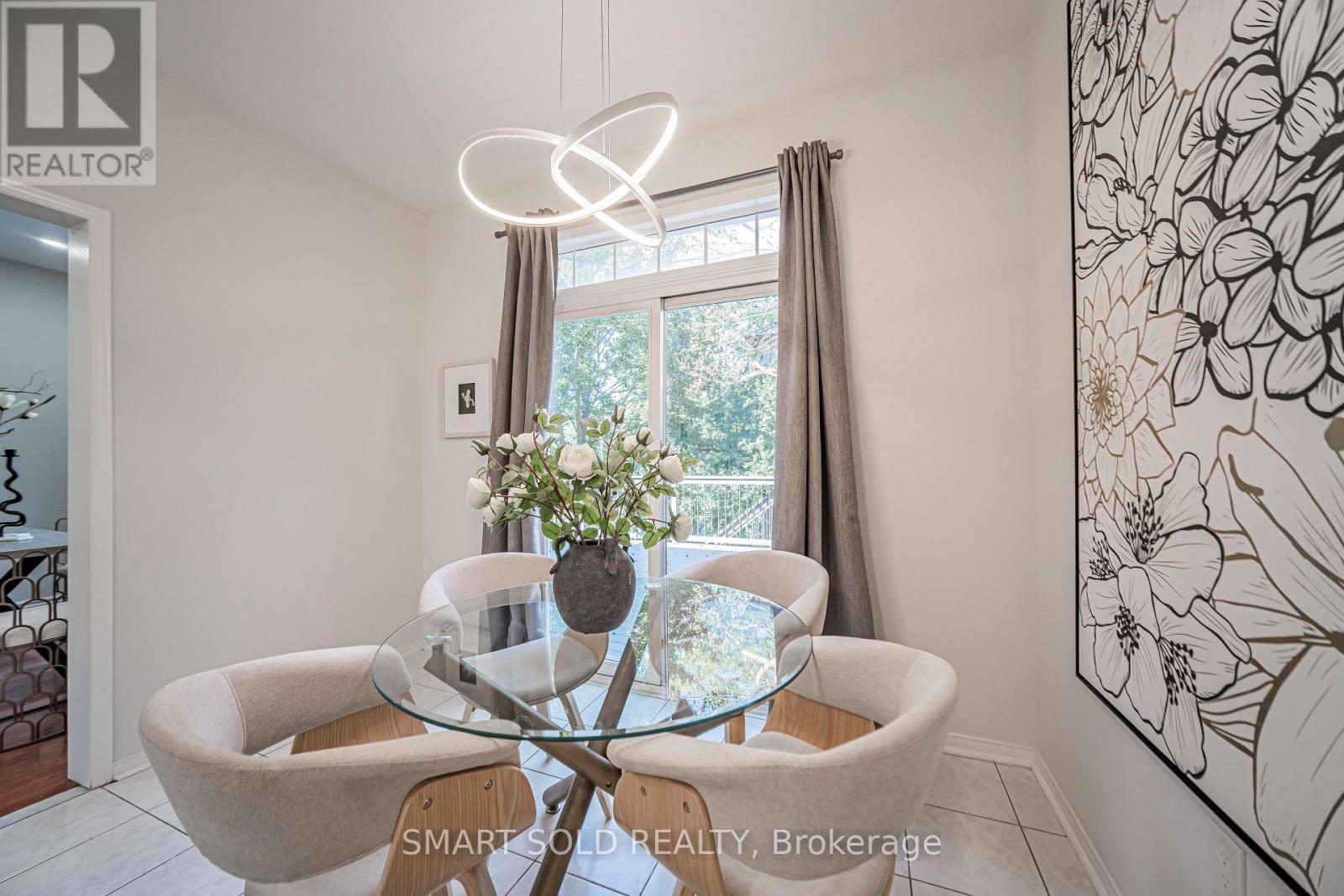 82 Ballymore Drive, Aurora, ON
