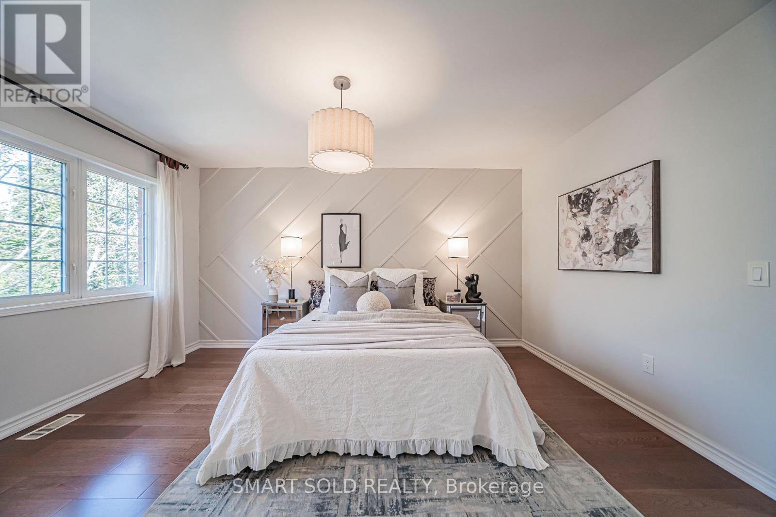 82 Ballymore Drive, Aurora, ON