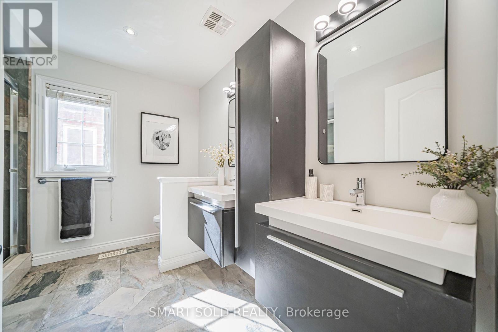 82 Ballymore Drive, Aurora, ON
