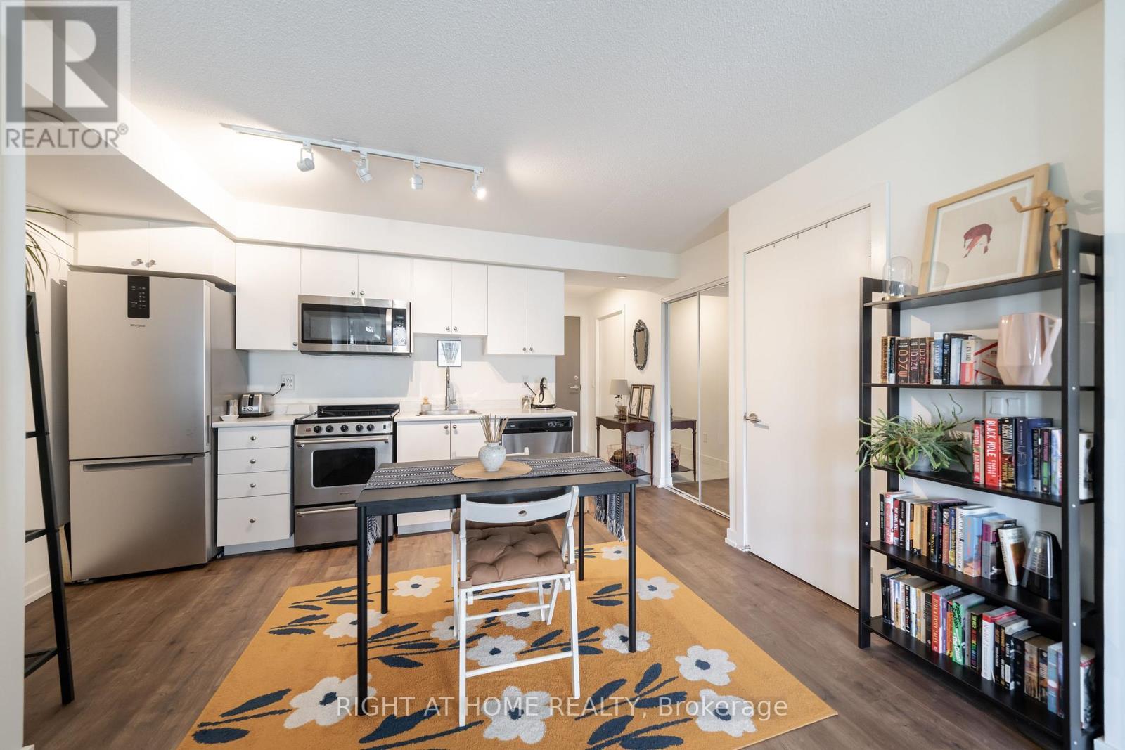 807 - 10 Wilby Crescent, Toronto, ON