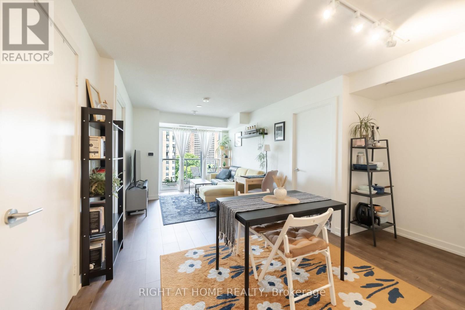 807 - 10 Wilby Crescent, Toronto, ON