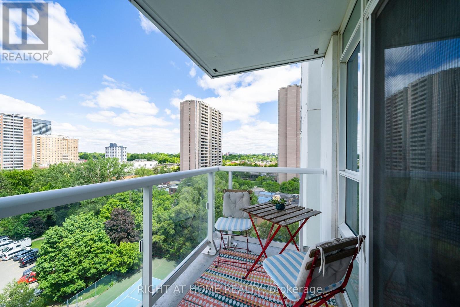 807 - 10 Wilby Crescent, Toronto, ON