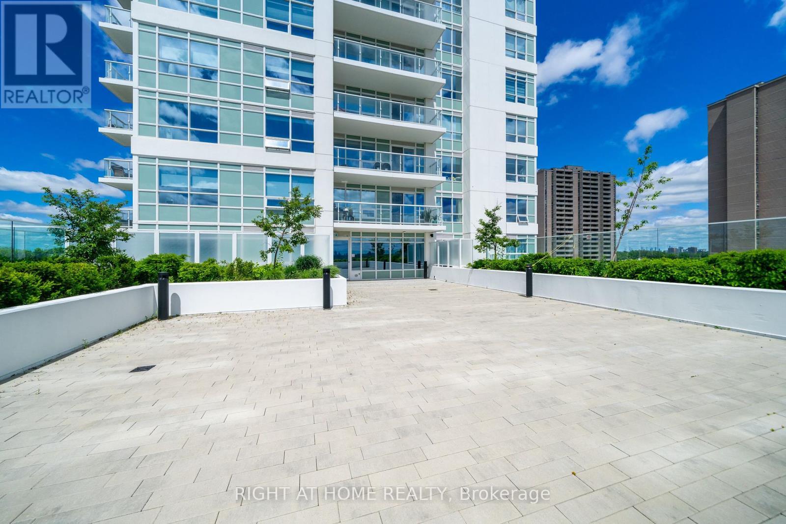 807 - 10 Wilby Crescent, Toronto, ON