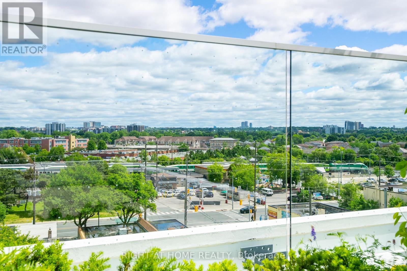 807 - 10 Wilby Crescent, Toronto, ON