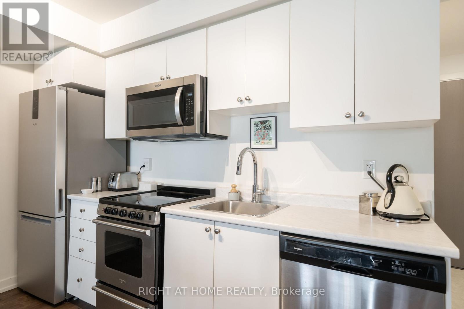 807 - 10 Wilby Crescent, Toronto, ON