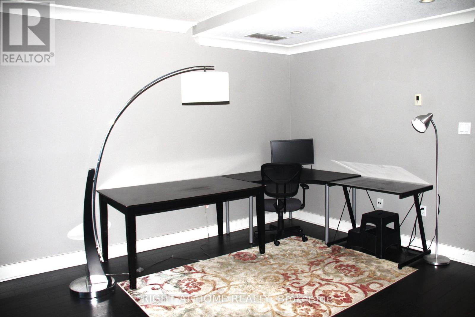 Living room - 202 - 340 Sugarcreek Trail, London North, ON