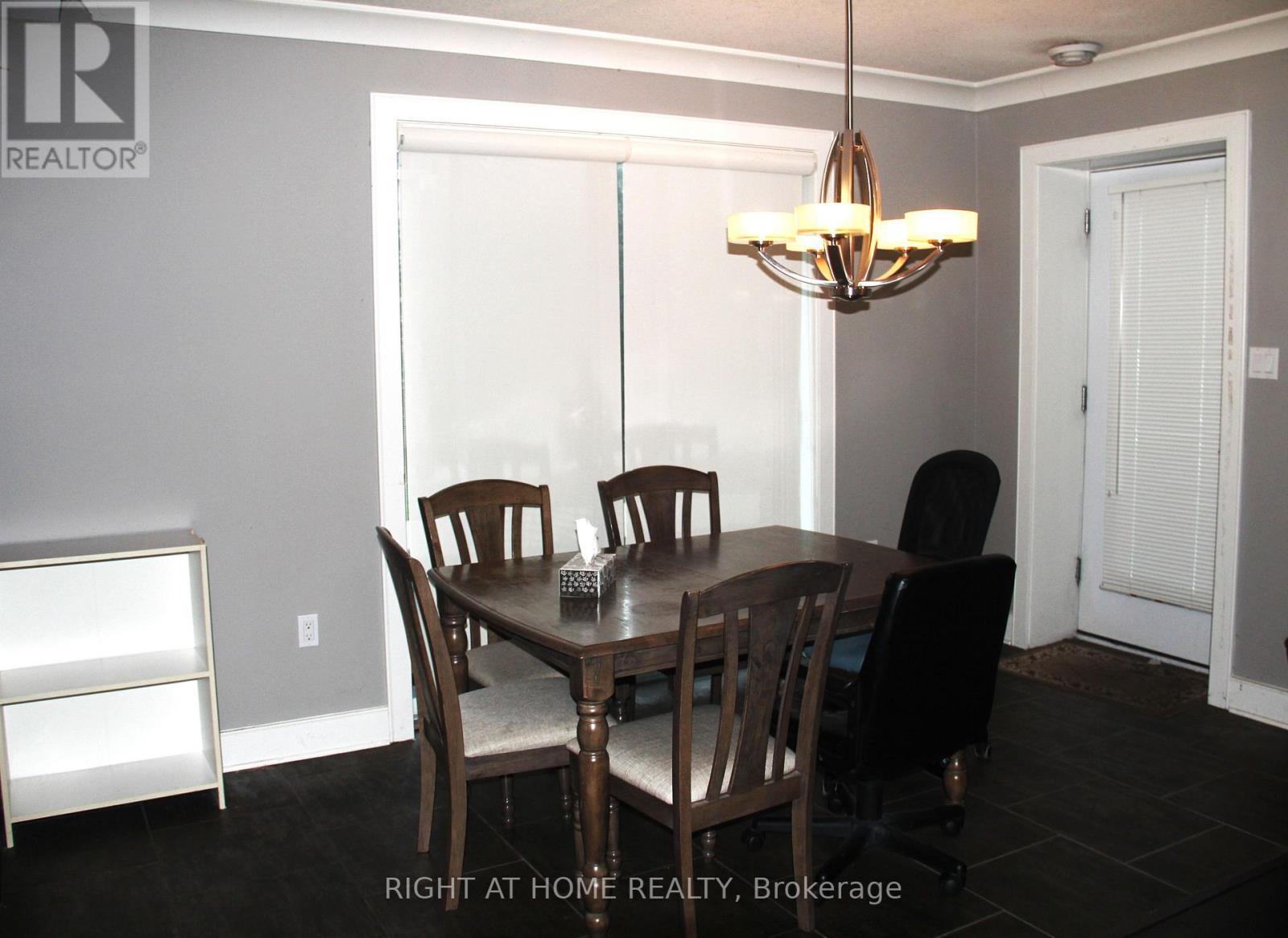 Dining room - 202 - 340 Sugarcreek Trail, London North, ON