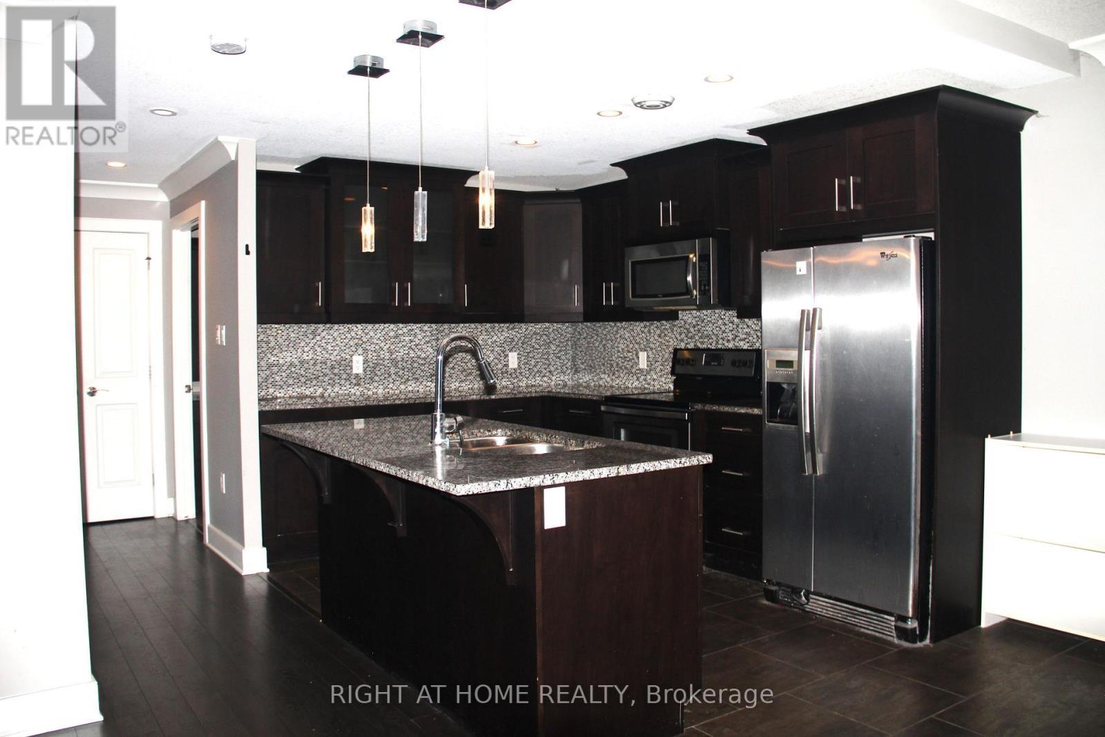 Kitchen - 202 - 340 Sugarcreek Trail, London North, ON