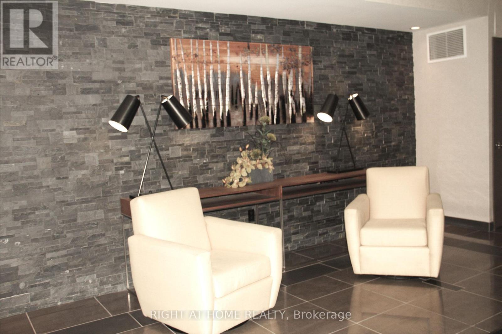 202 - 340 Sugarcreek Trail, London North, ON