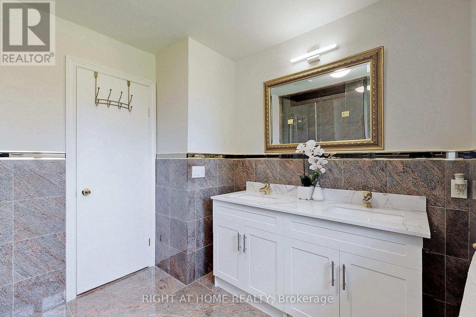 350 Sunset Beach Road, Richmond Hill, ON