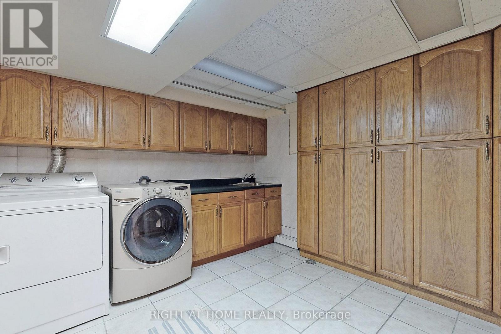 350 Sunset Beach Road, Richmond Hill, ON