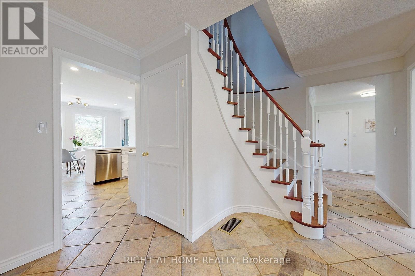 350 Sunset Beach Road, Richmond Hill, ON