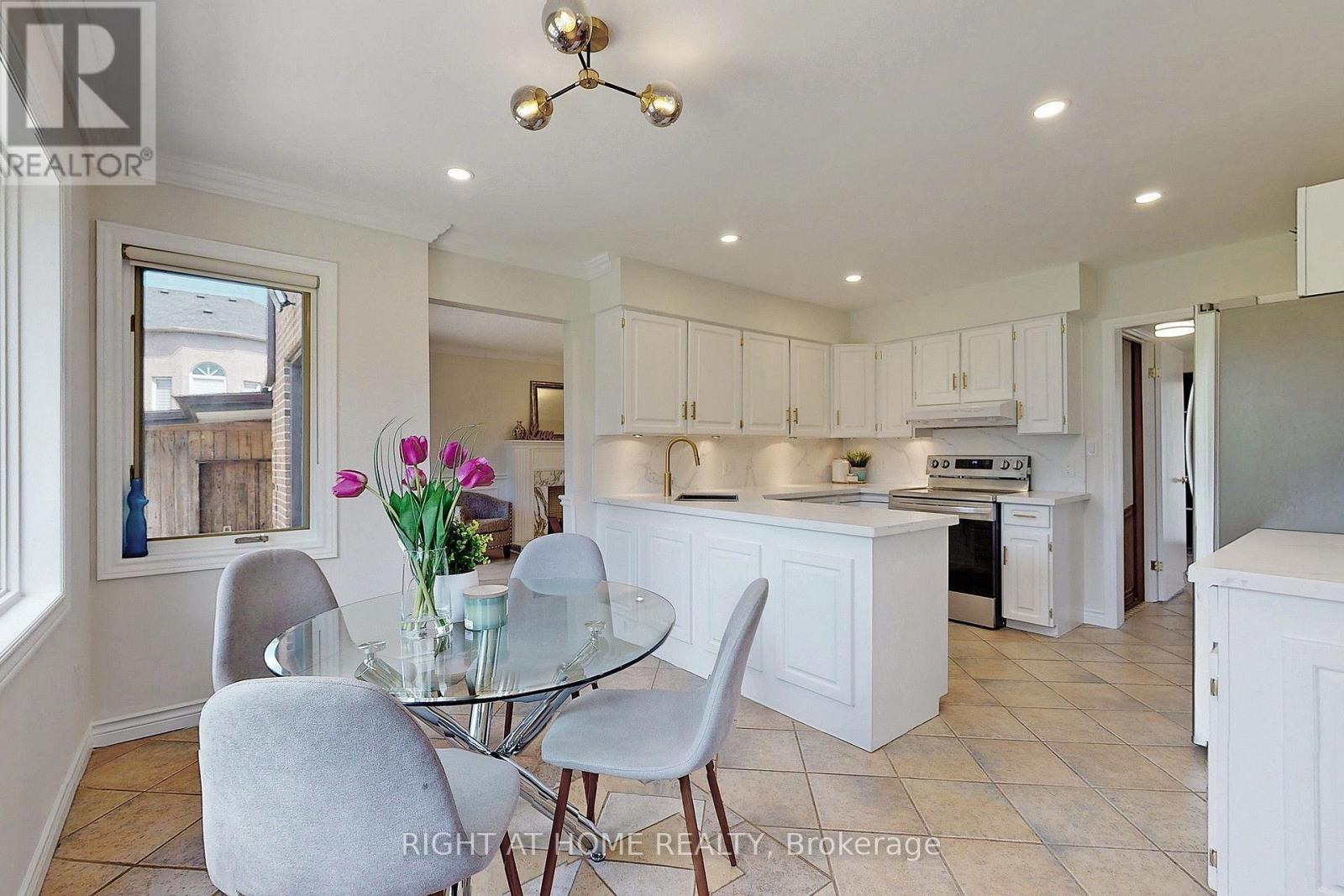 350 Sunset Beach Road, Richmond Hill, ON