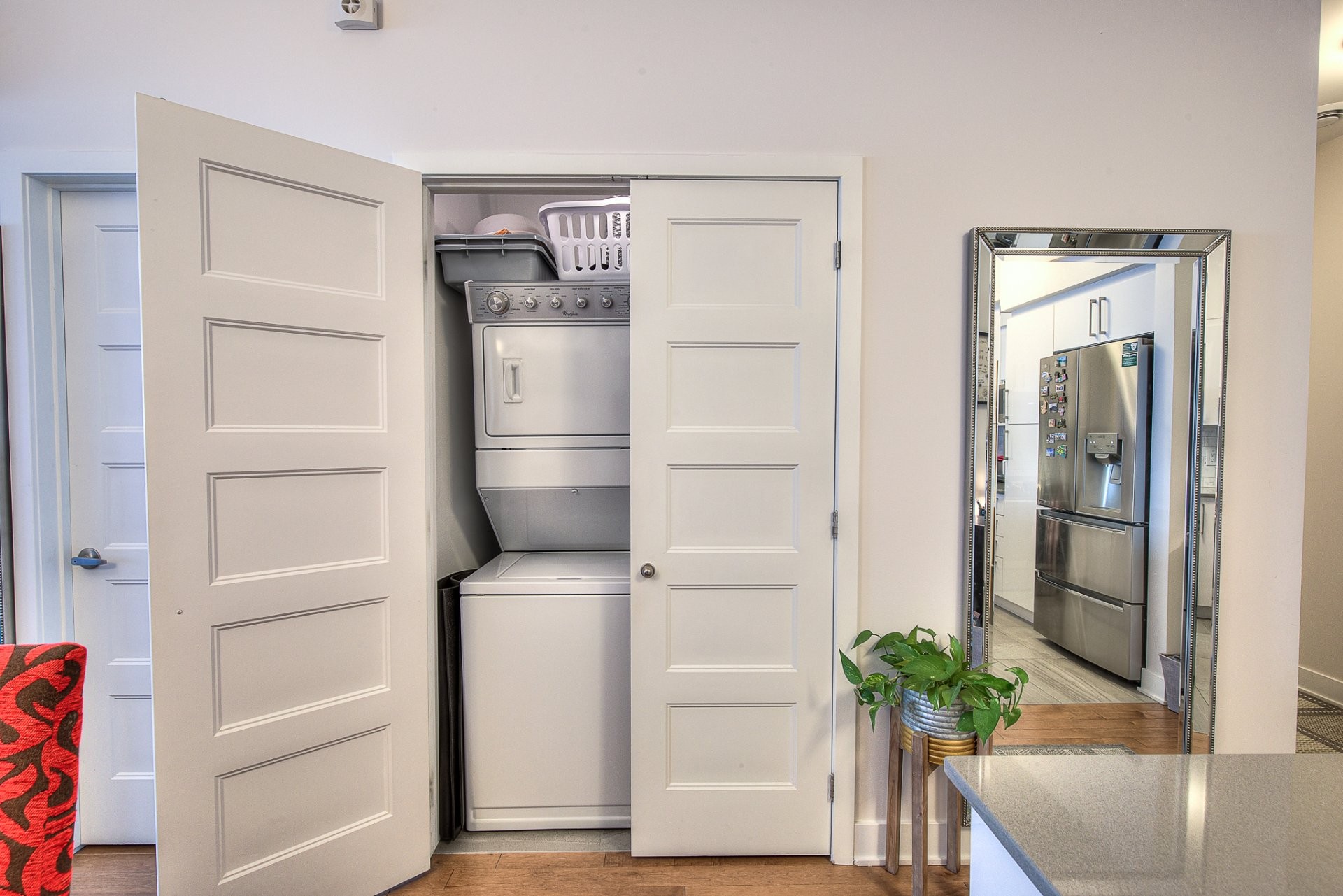 Laundry - 305-191 Av. Brock S., Montréal-Ouest, QC