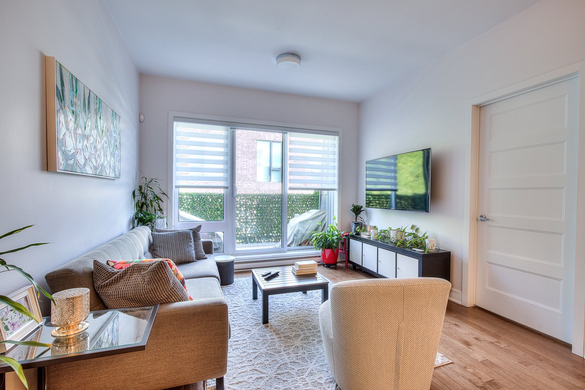 Living Room - 305-191 Av. Brock S., Montréal-Ouest, QC