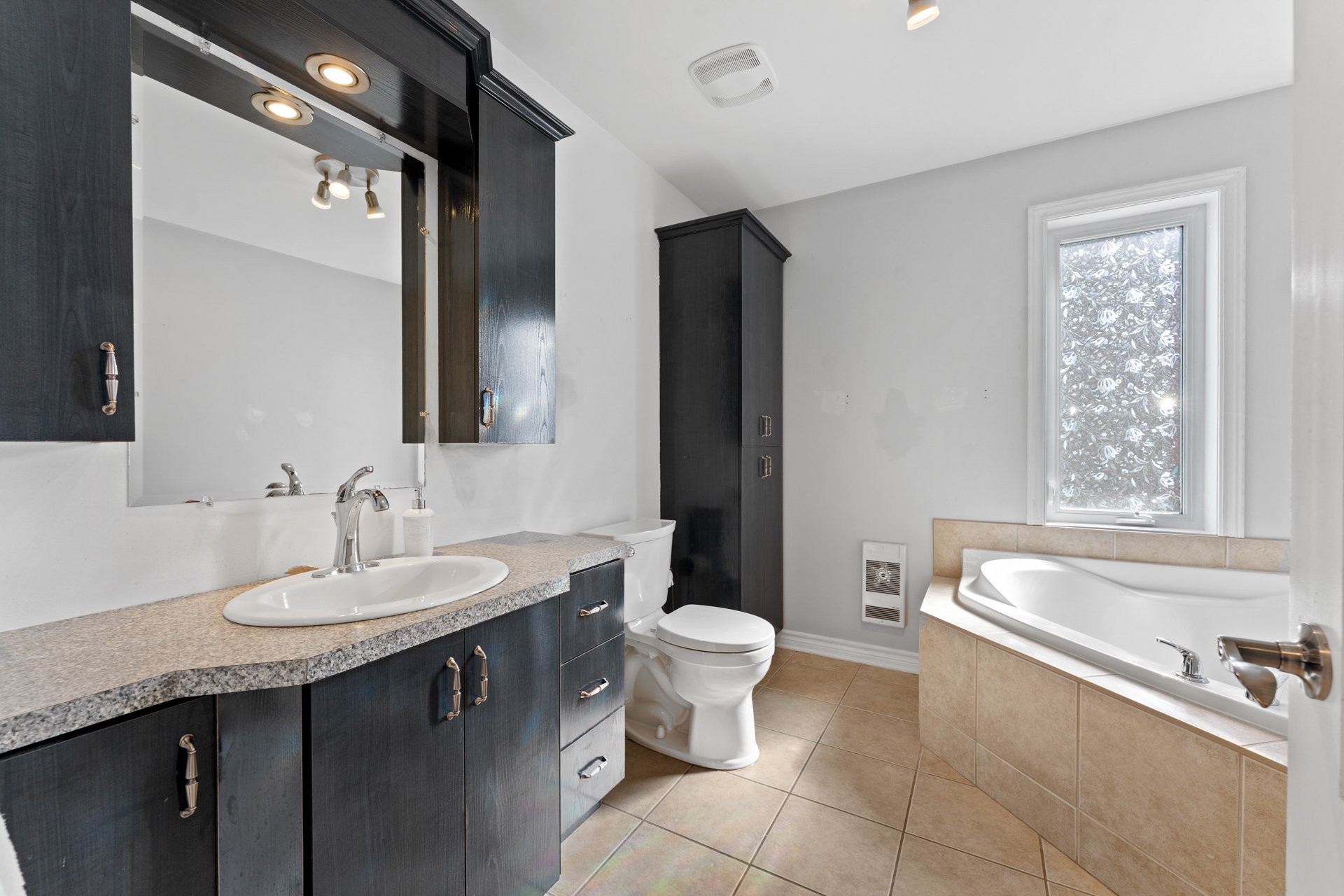 Salle de bains - 818A - 818C Boul. Le Bourg-Neuf, Repentigny (Le Gardeur), QC
