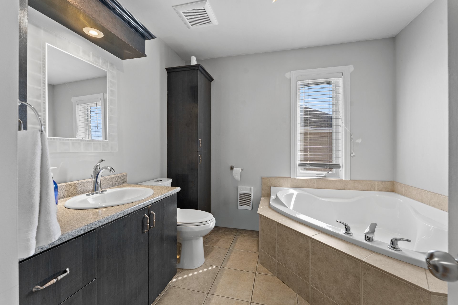 Salle de bains - 818A - 818C Boul. Le Bourg-Neuf, Repentigny (Le Gardeur), QC