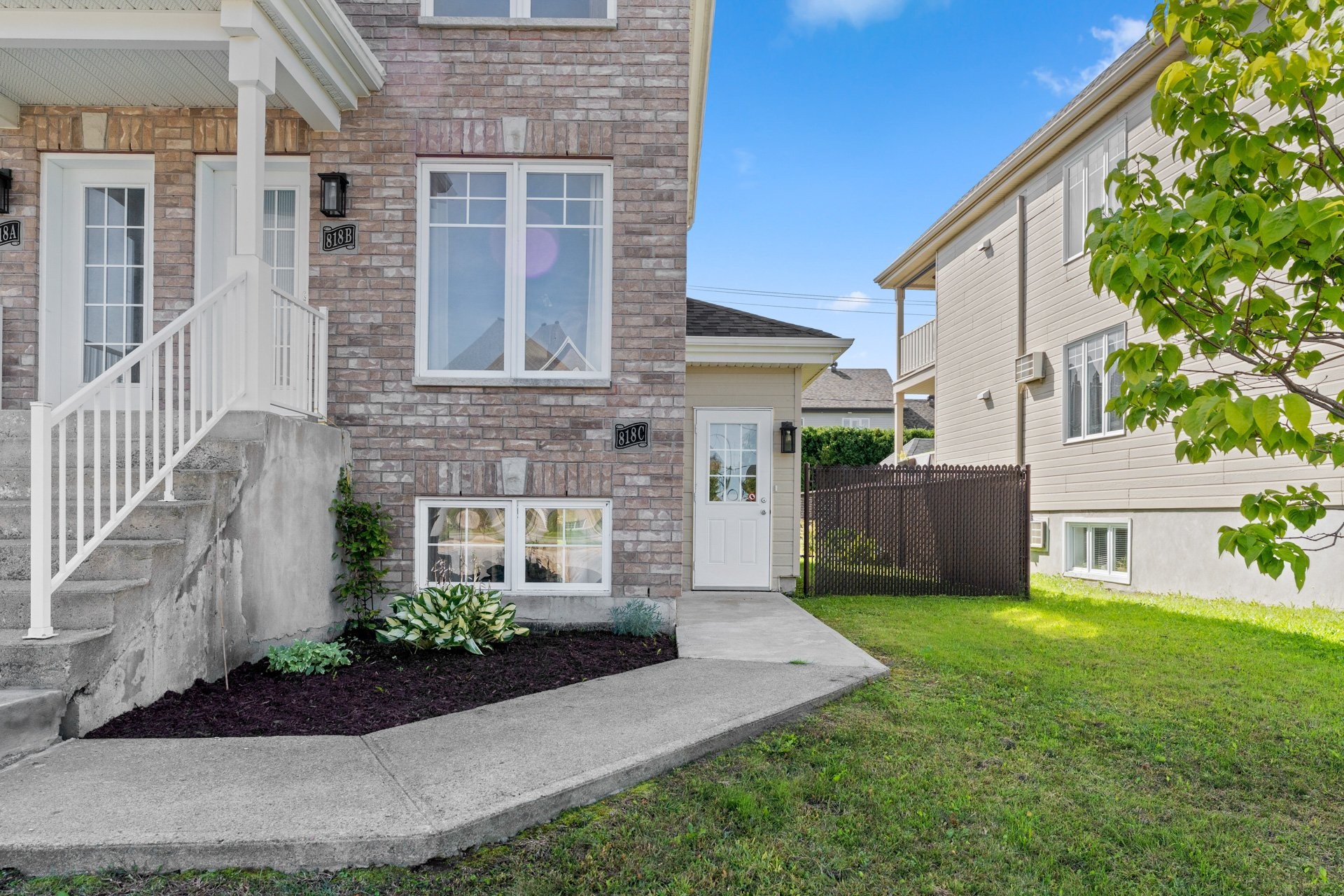 Extérieur - 818A - 818C Boul. Le Bourg-Neuf, Repentigny (Le Gardeur), QC