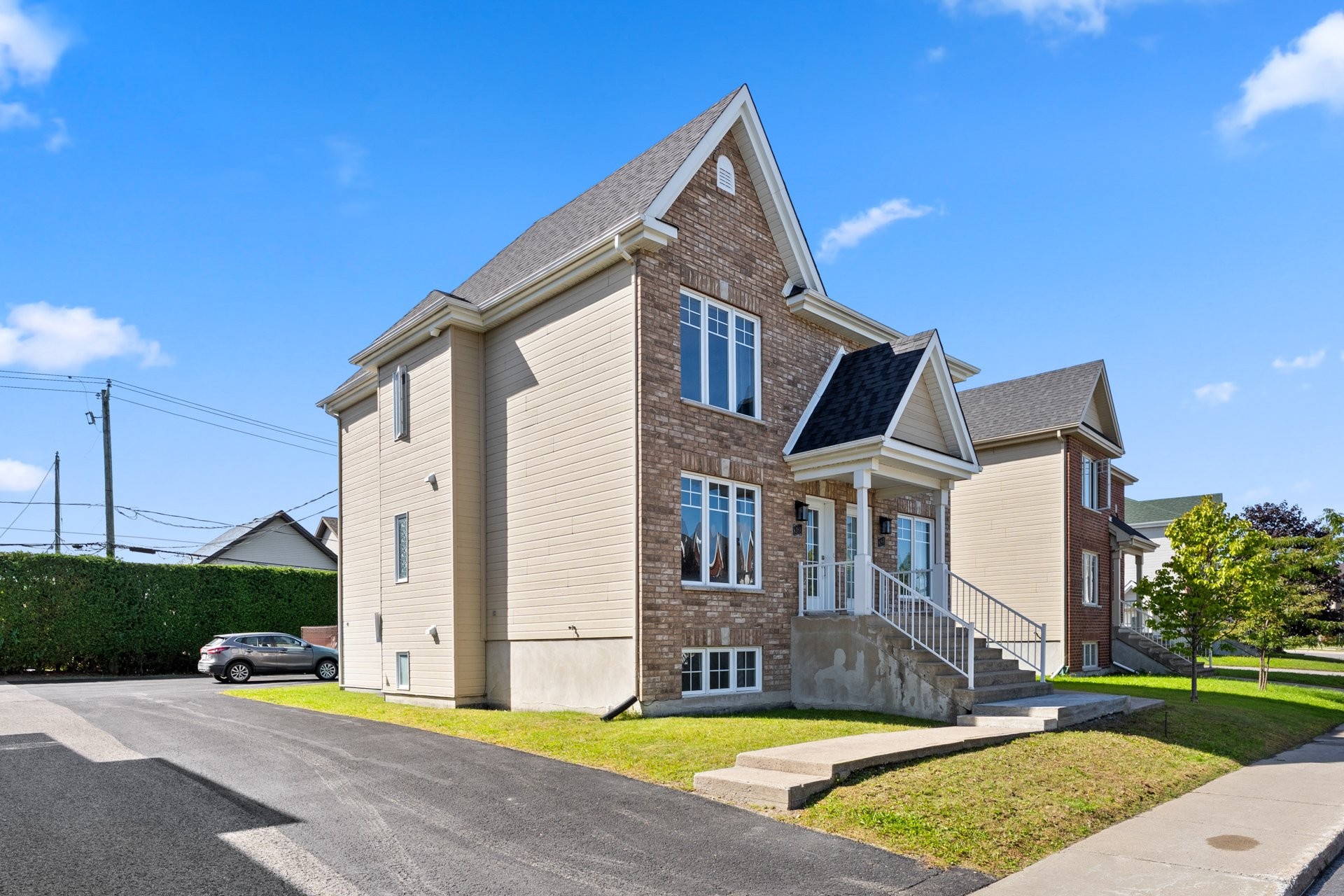 Extérieur - 818A - 818C Boul. Le Bourg-Neuf, Repentigny (Le Gardeur), QC