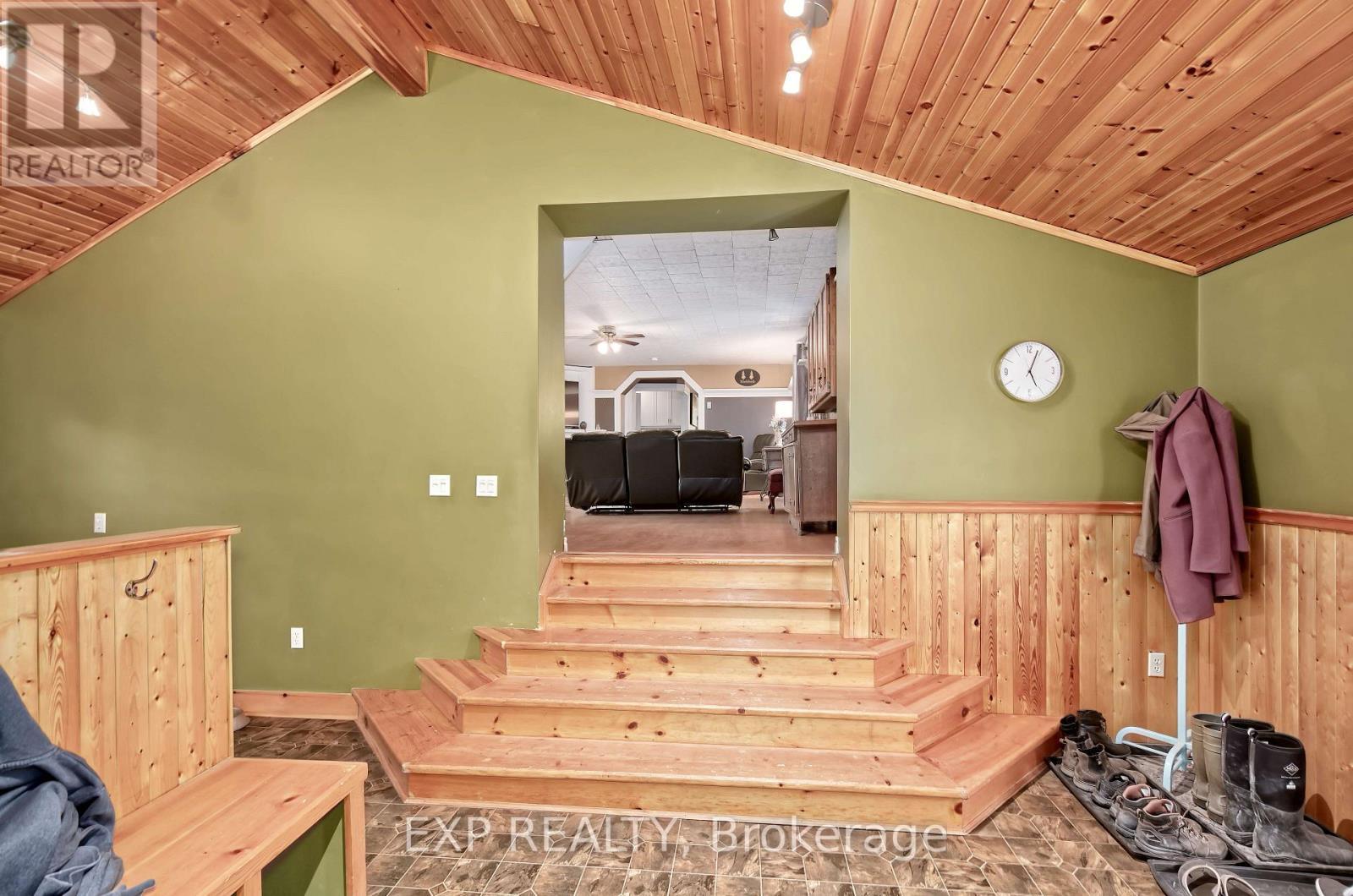 70257 Blackbush Line, South Huron (Stephen), ON