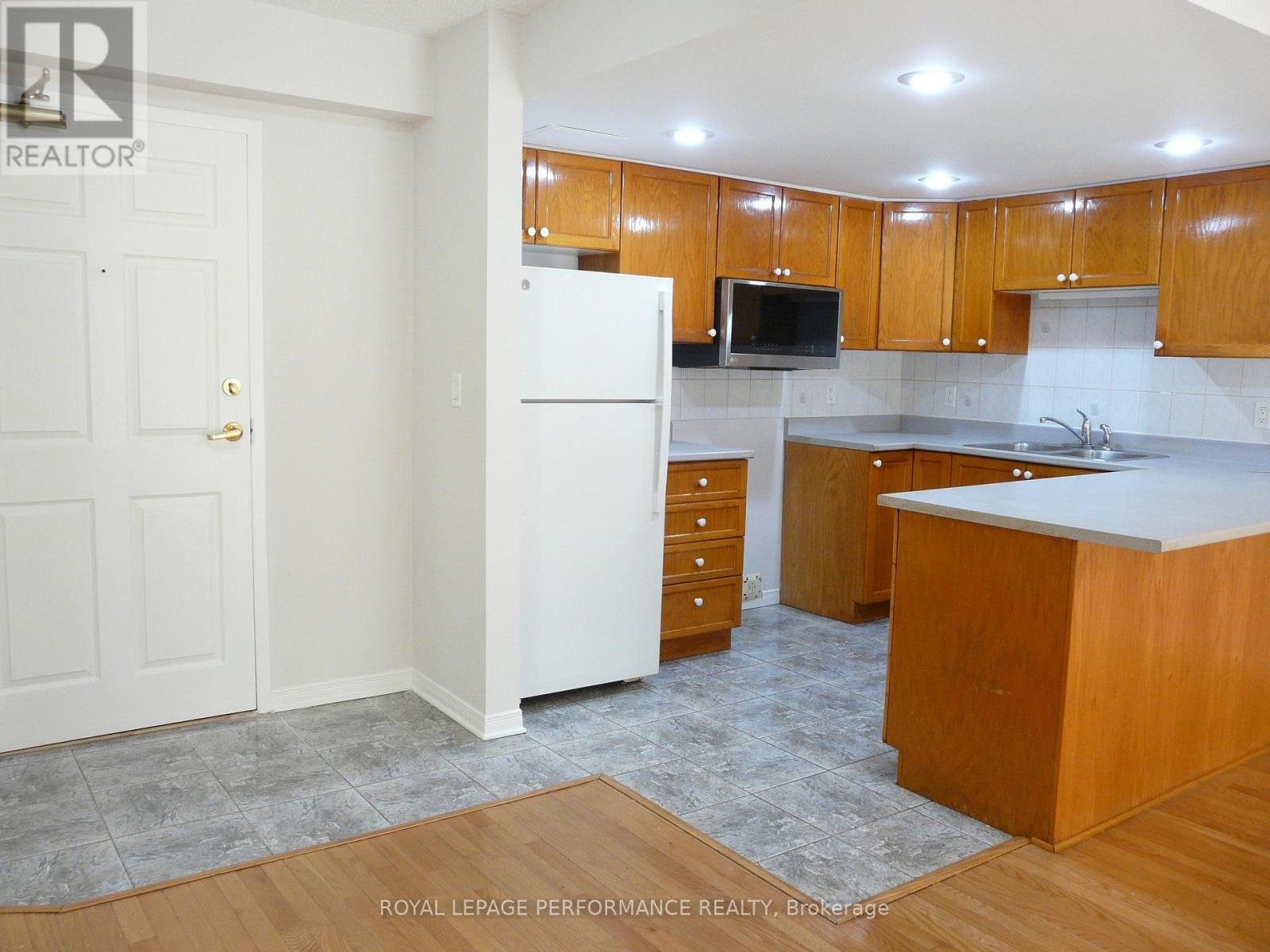 108 - 320 Centrum Boulevard, Ottawa, ON