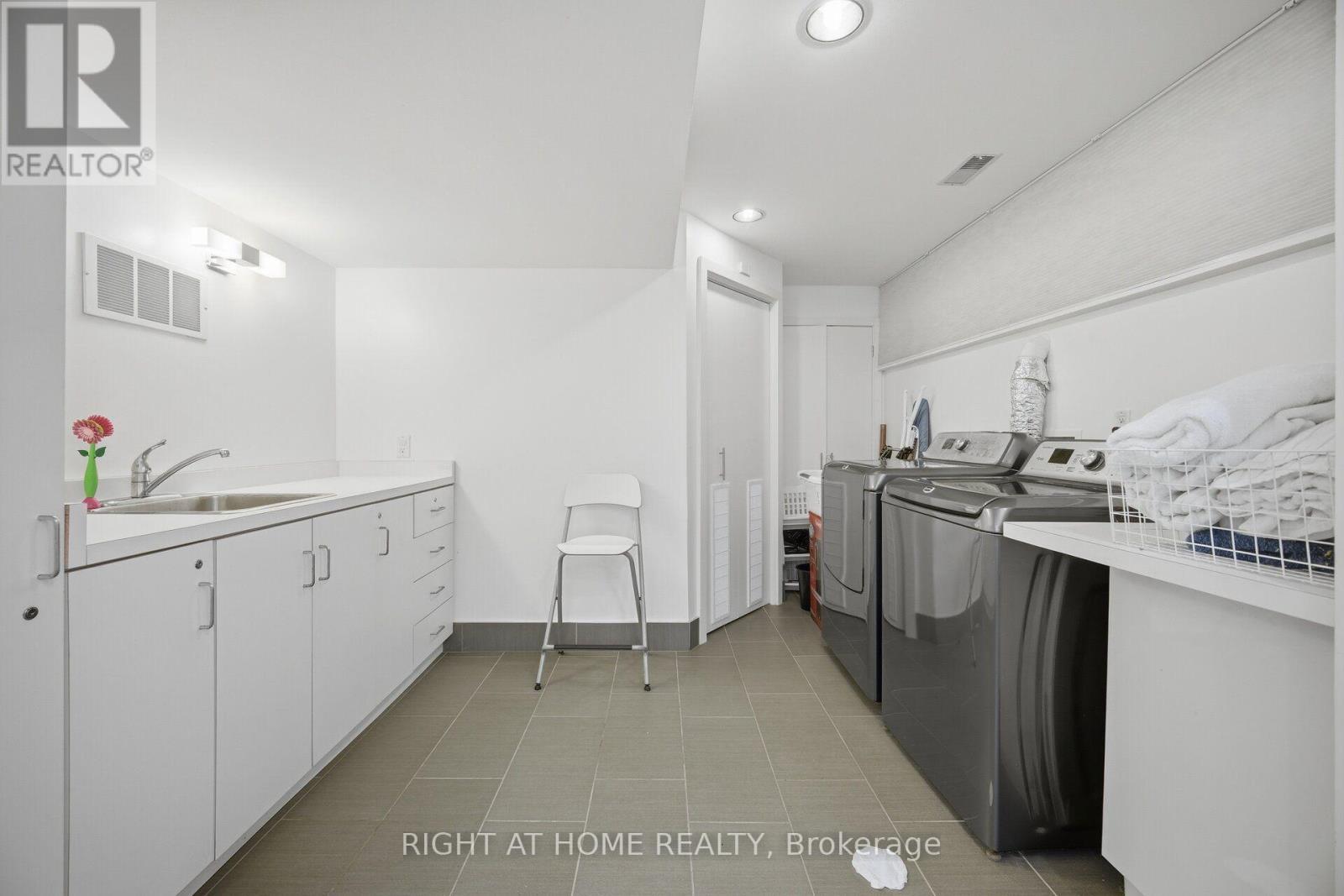 9 Saguenay Avenue E, Toronto, ON