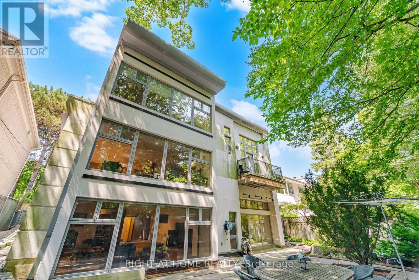 9 Saguenay Avenue E, Toronto, ON