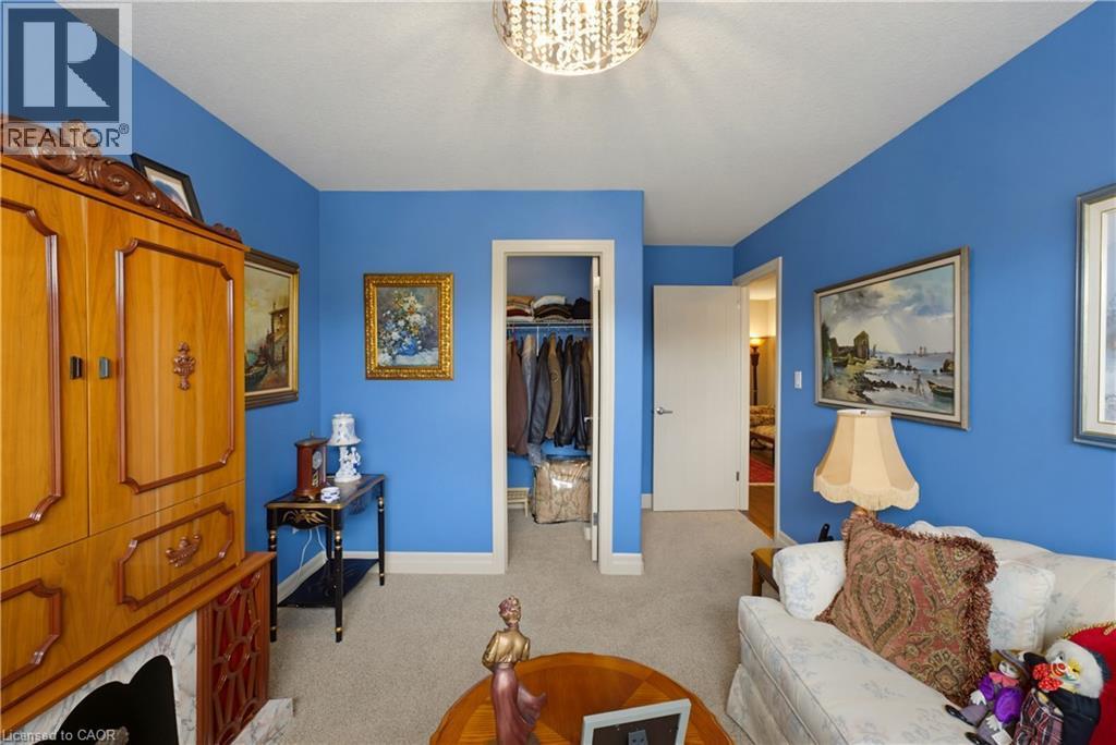 123 Oak Park Drive, Waterloo, ON