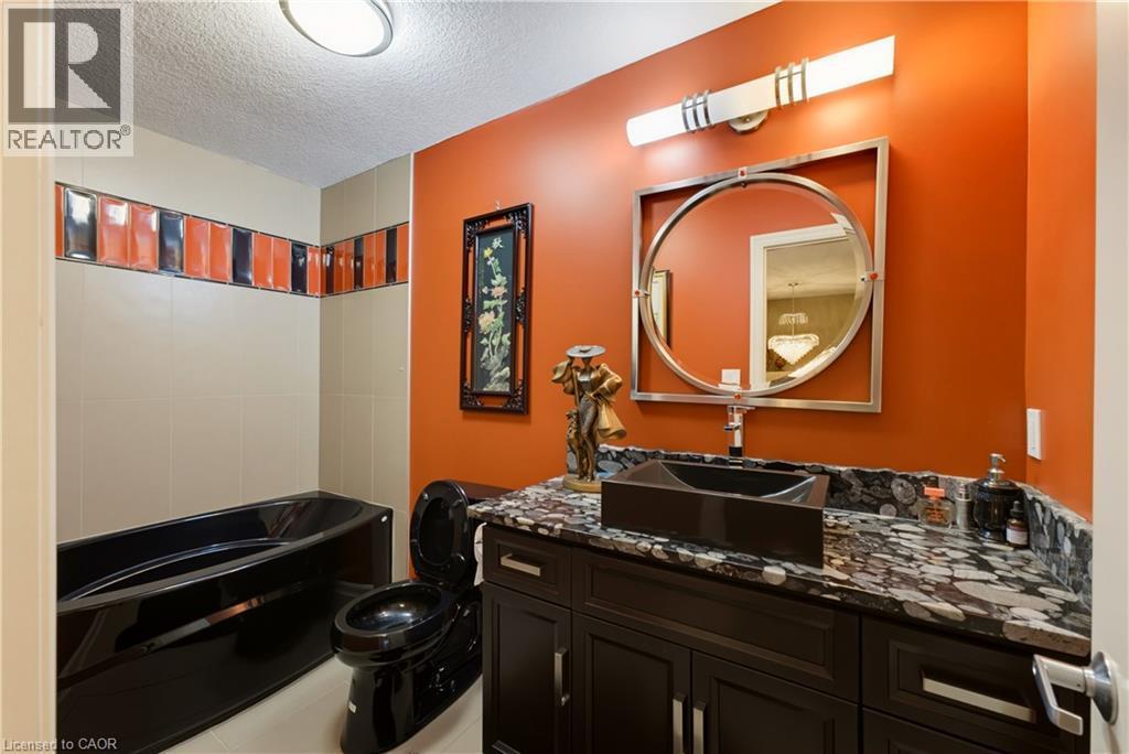 123 Oak Park Drive, Waterloo, ON