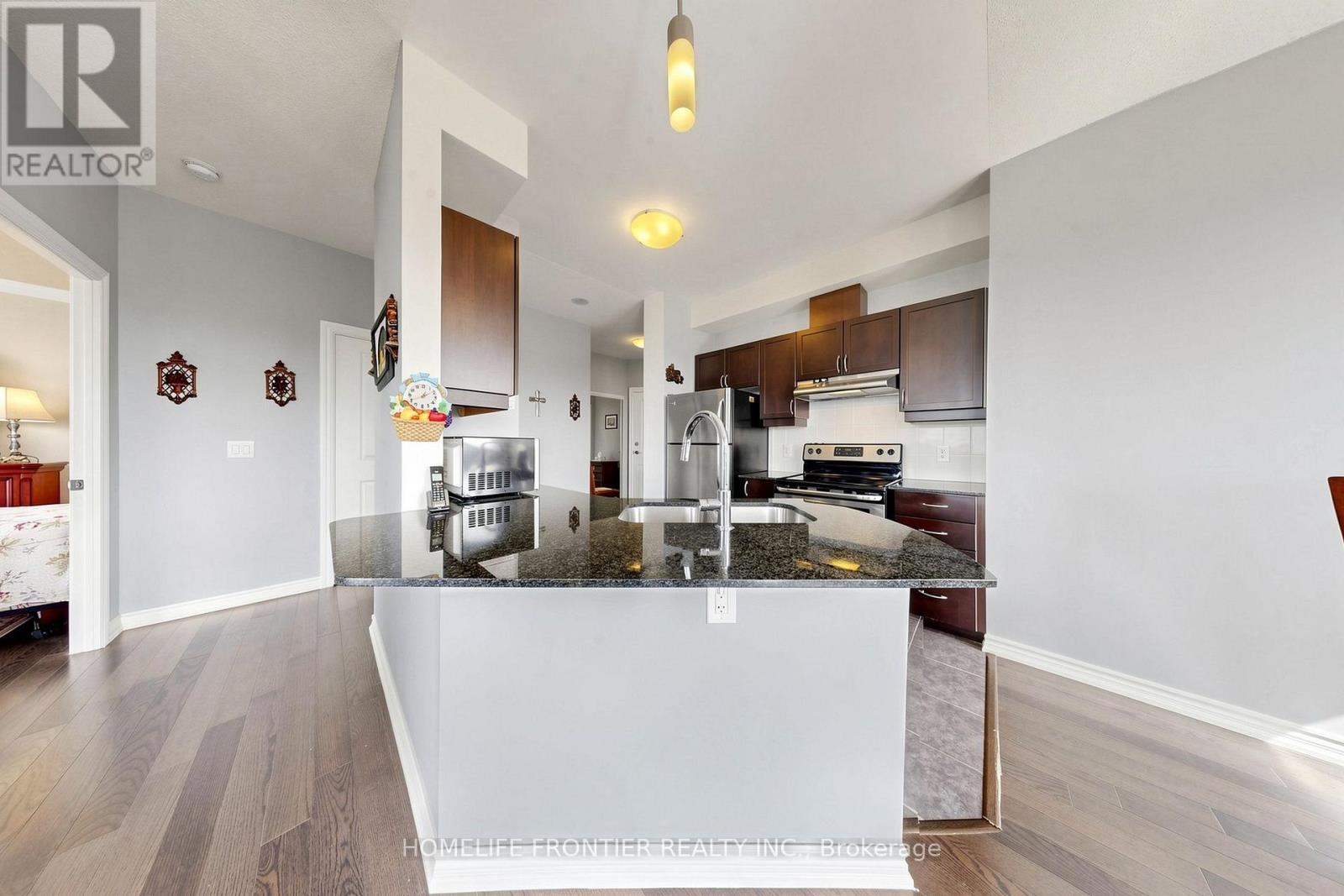 602 - 7730 Kipling Avenue, Vaughan, ON