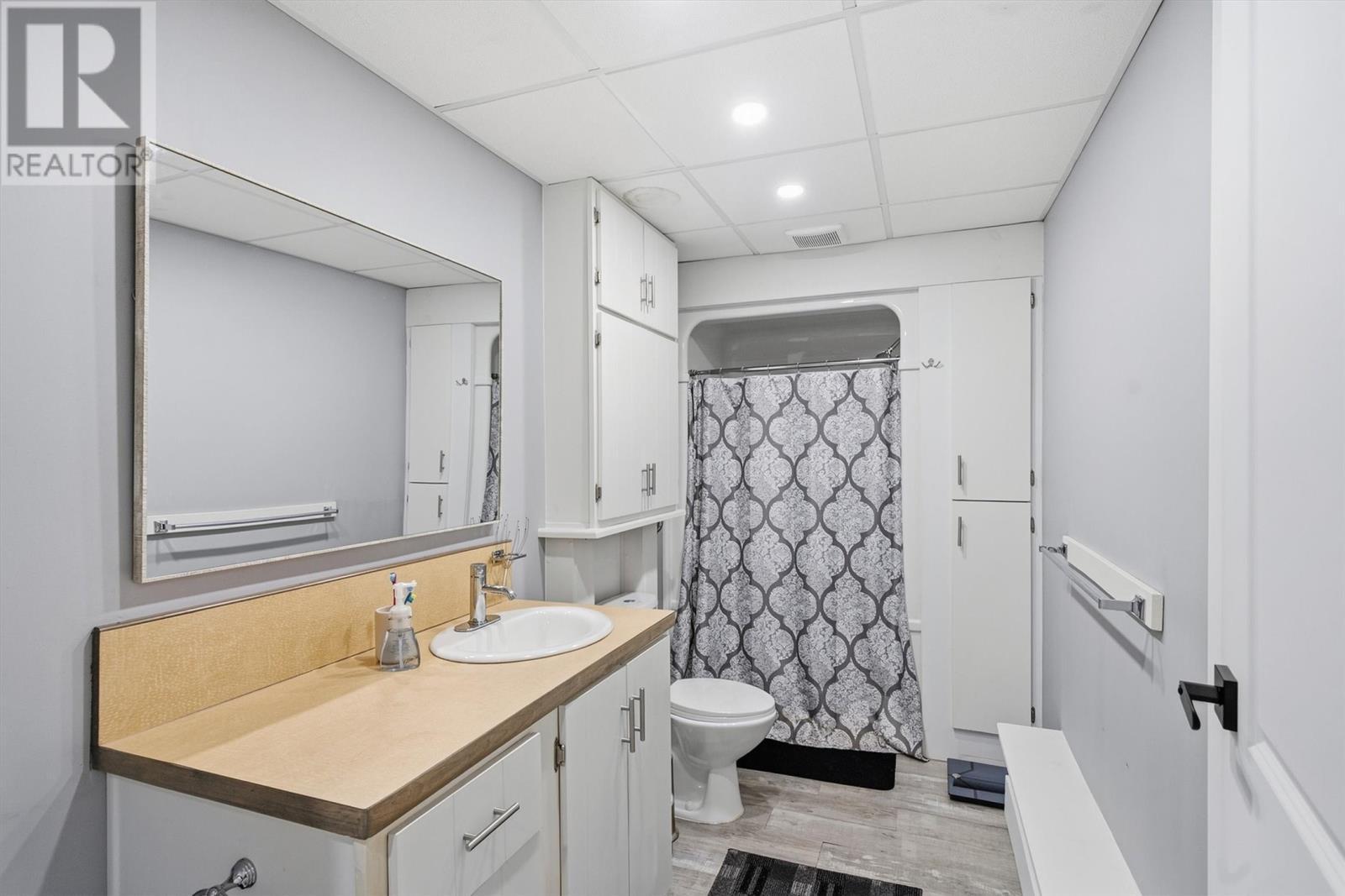 Apartment Bath - 3 Brookside Road, Glovertown, NL
