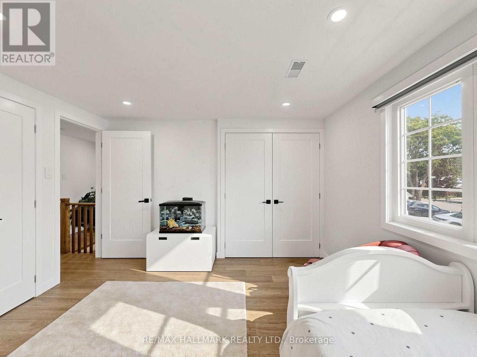 400 Handley Crescent, Newmarket, ON