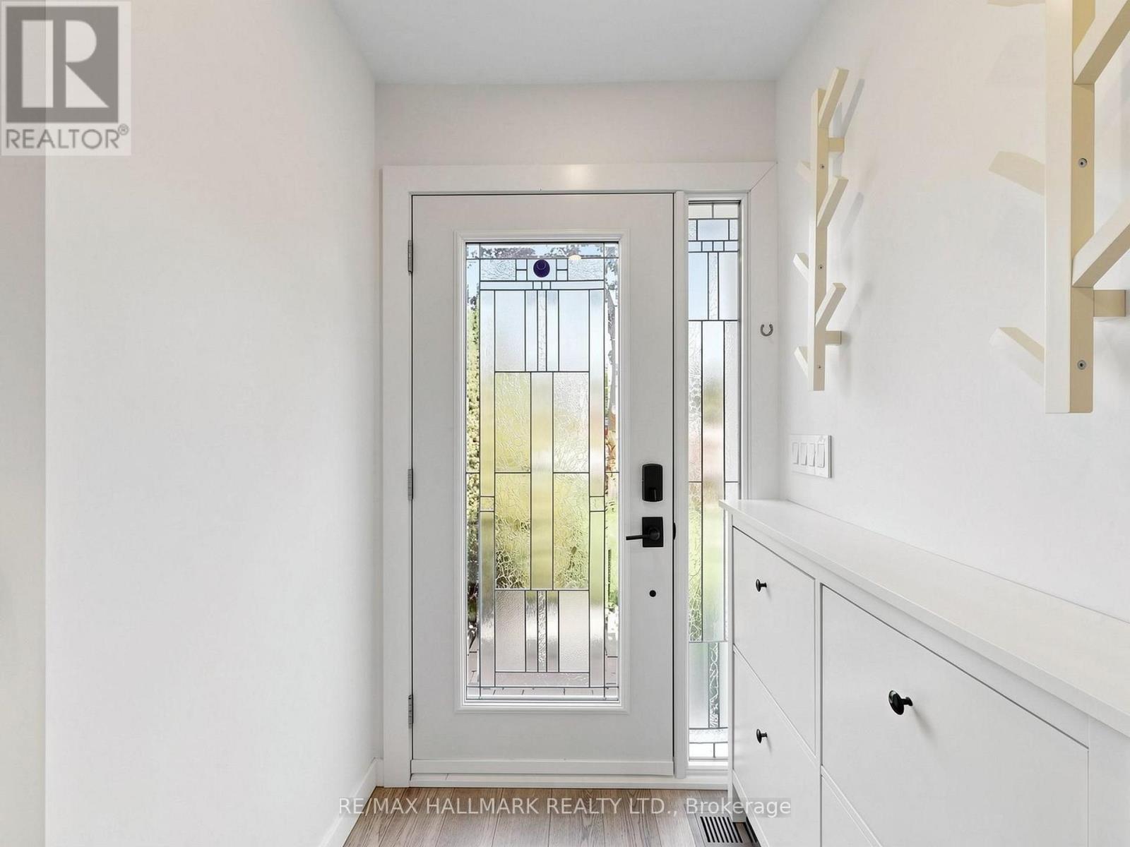 400 Handley Crescent, Newmarket, ON