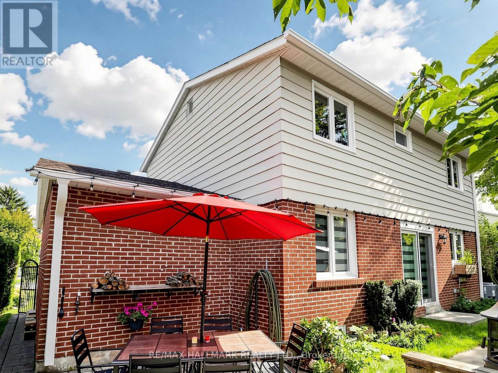 400 Handley Crescent, Newmarket, ON