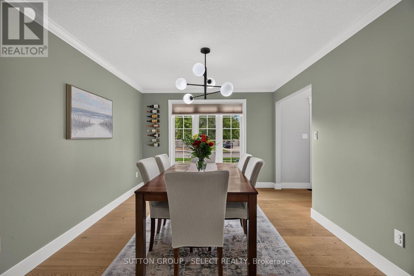 Generous dining room - 121 Tanoak Drive, London North (North E), ON