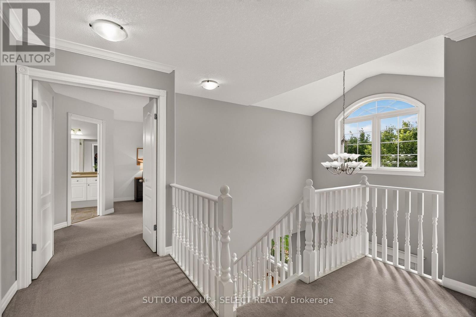 Upstairs landing - 121 Tanoak Drive, London North (North E), ON