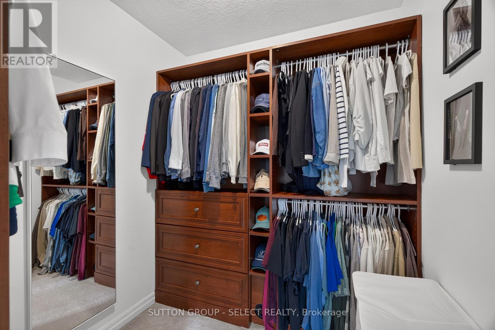 Large walk-in closet with built in organizer - 121 Tanoak Drive, London North (North E), ON