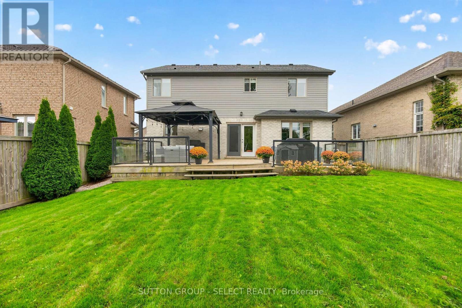 Fully fenced 49 X 141 Lot - 121 Tanoak Drive, London North (North E), ON