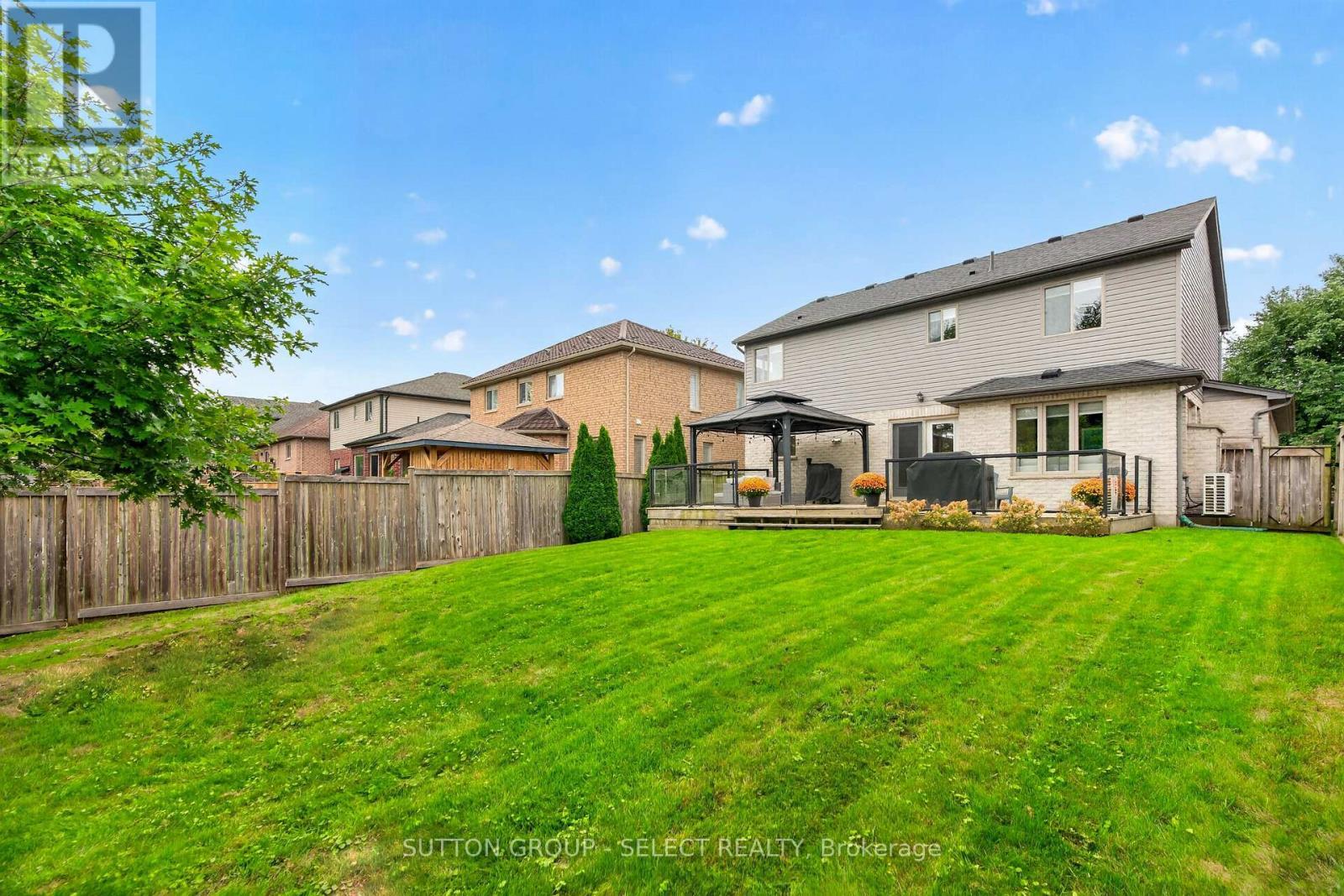 49 X 141 Lot-lots of space for kids & pets - 121 Tanoak Drive, London North (North E), ON