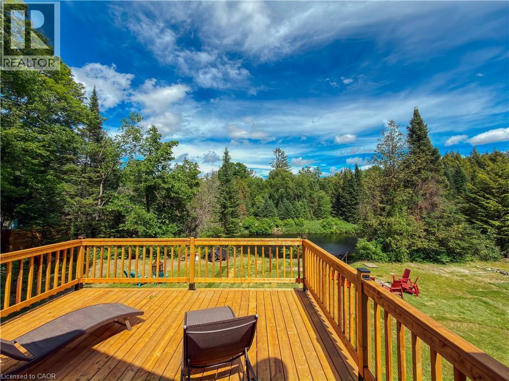 11 Side Road, Kinmount, ON