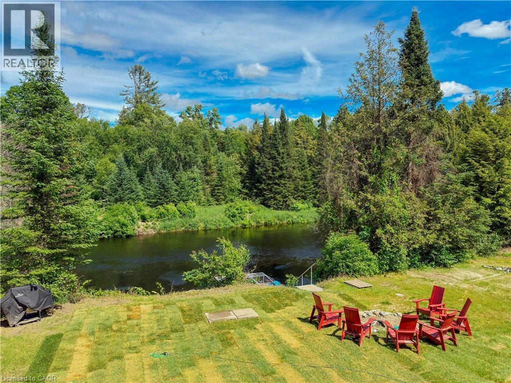 11 Side Road, Kinmount, ON