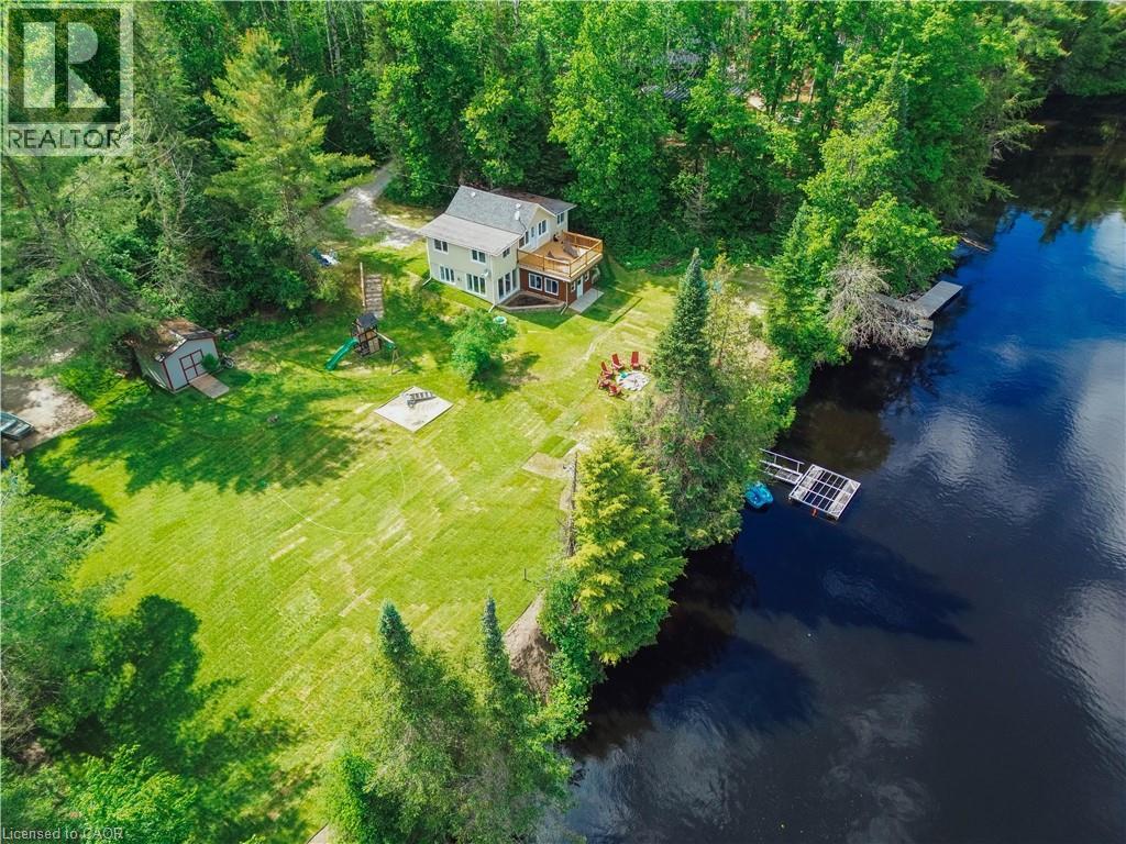11 Side Road, Kinmount, ON