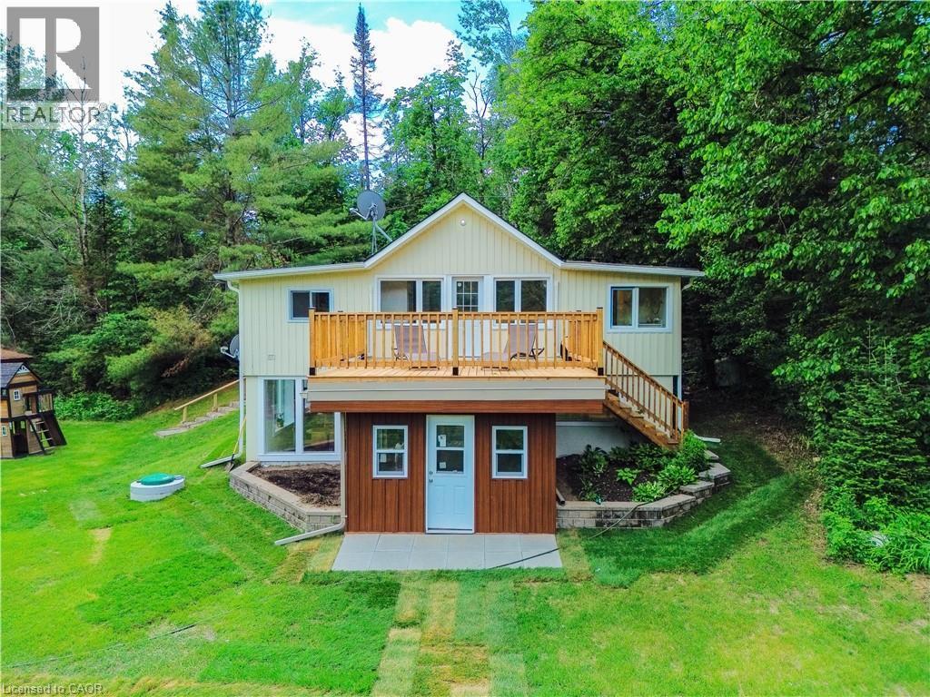 11 Side Road, Kinmount, ON