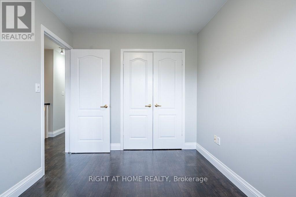 27 Panorama Way, Hamilton, ON