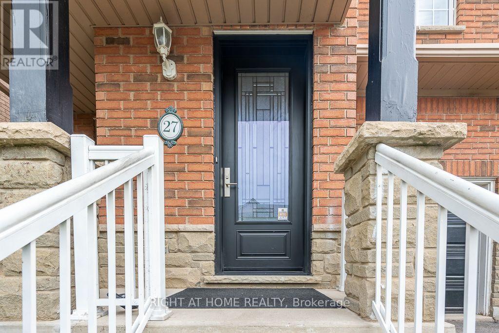 27 Panorama Way, Hamilton, ON