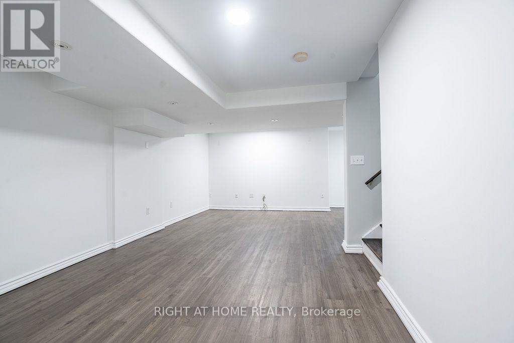 27 Panorama Way, Hamilton, ON