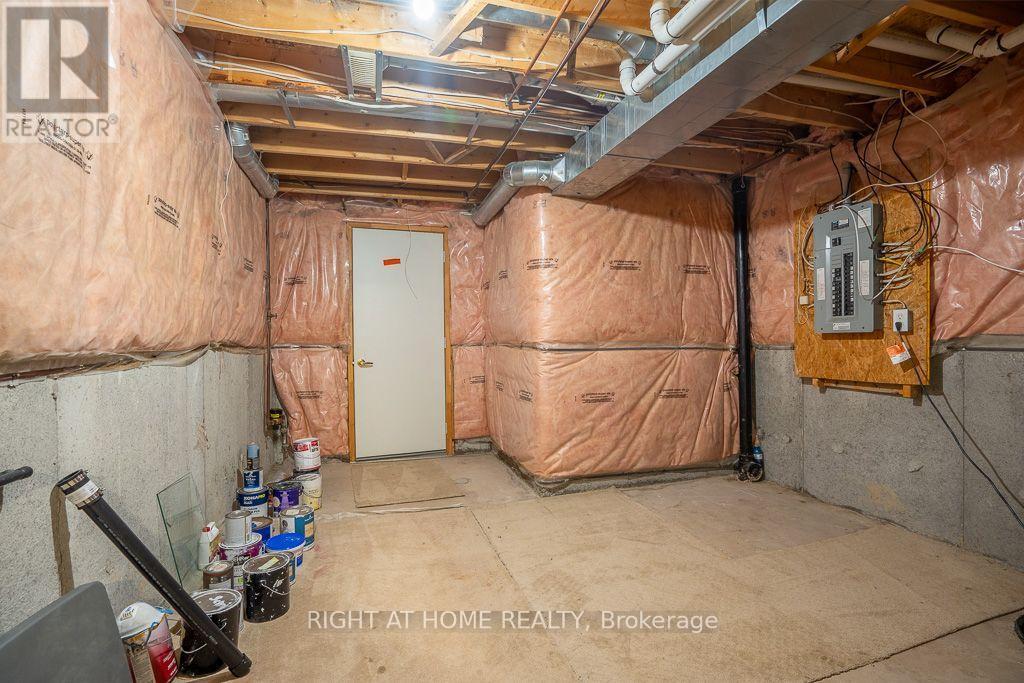 27 Panorama Way, Hamilton, ON